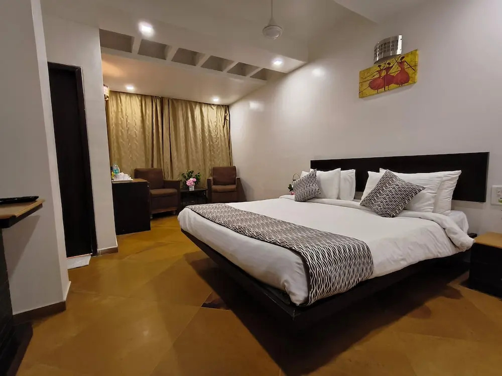 Hotel Heritage 2001, Nagpur