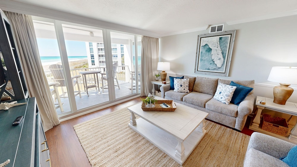 Shoreline Towers 1033 2 Bedroom Condo