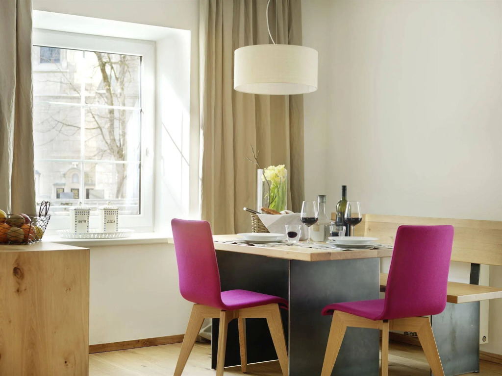 Riedz Apartments Innsbruck- Zentrales Apartmenthaus mit grüner Oase