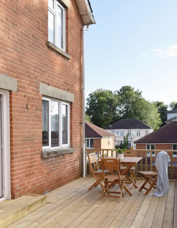 Charming Three Bed Home Near City Centre and Hospital