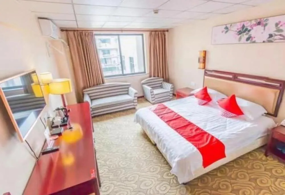 Luoya Fengqing Hotel