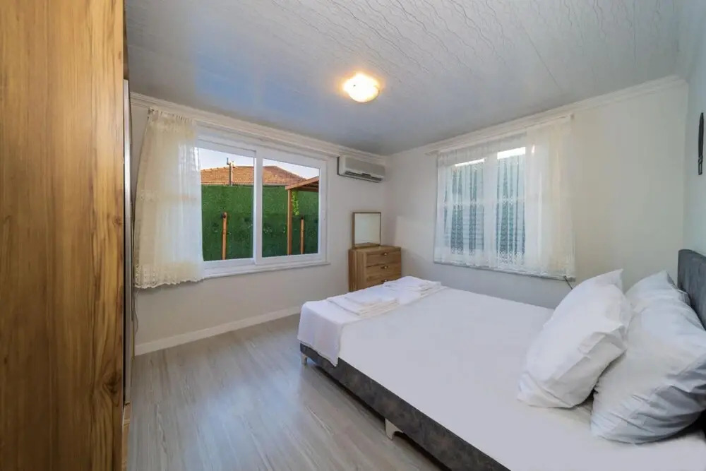 Villa with Private Pool near Airport in Muratpasa