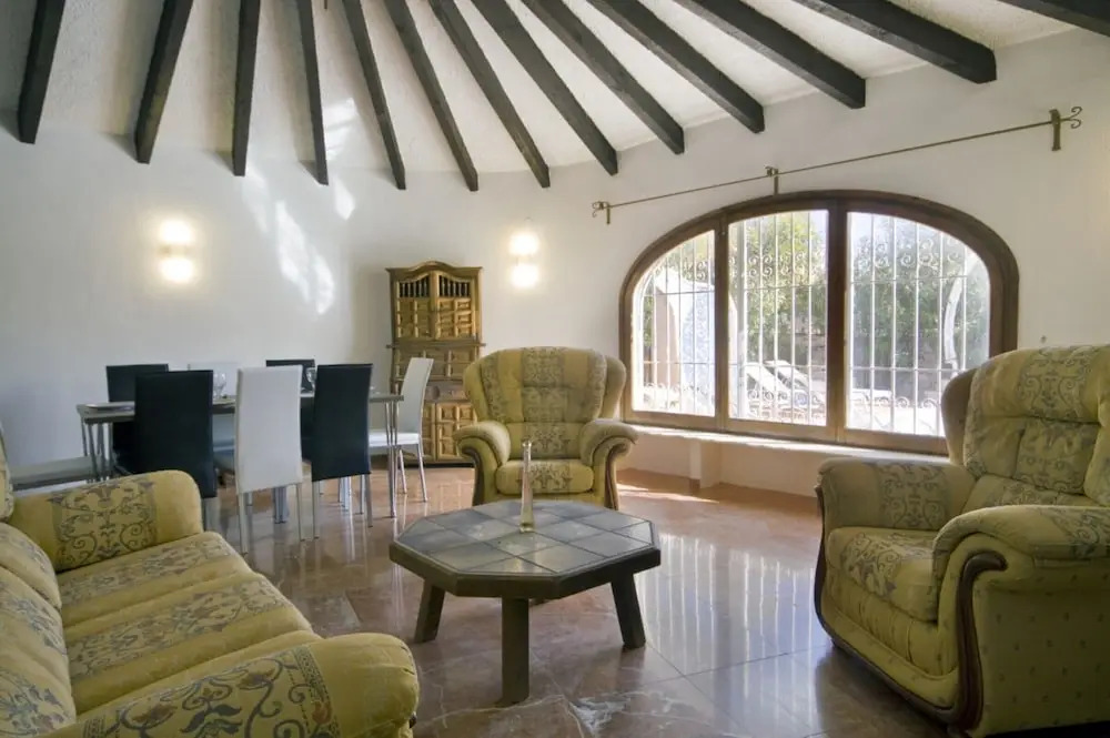 Villa - 4 Bedrooms with Pool and WiFi - 104982