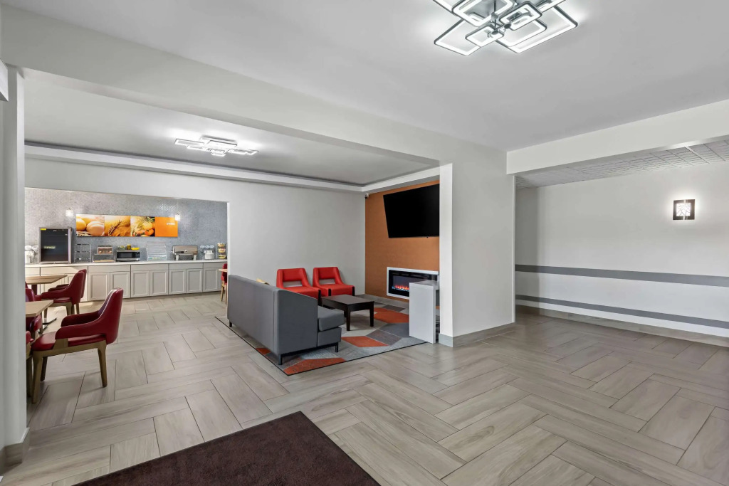 Comfort Inn & Suites Mason City - Clear Lake