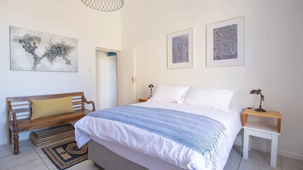 Searle's Manor - Apt 13