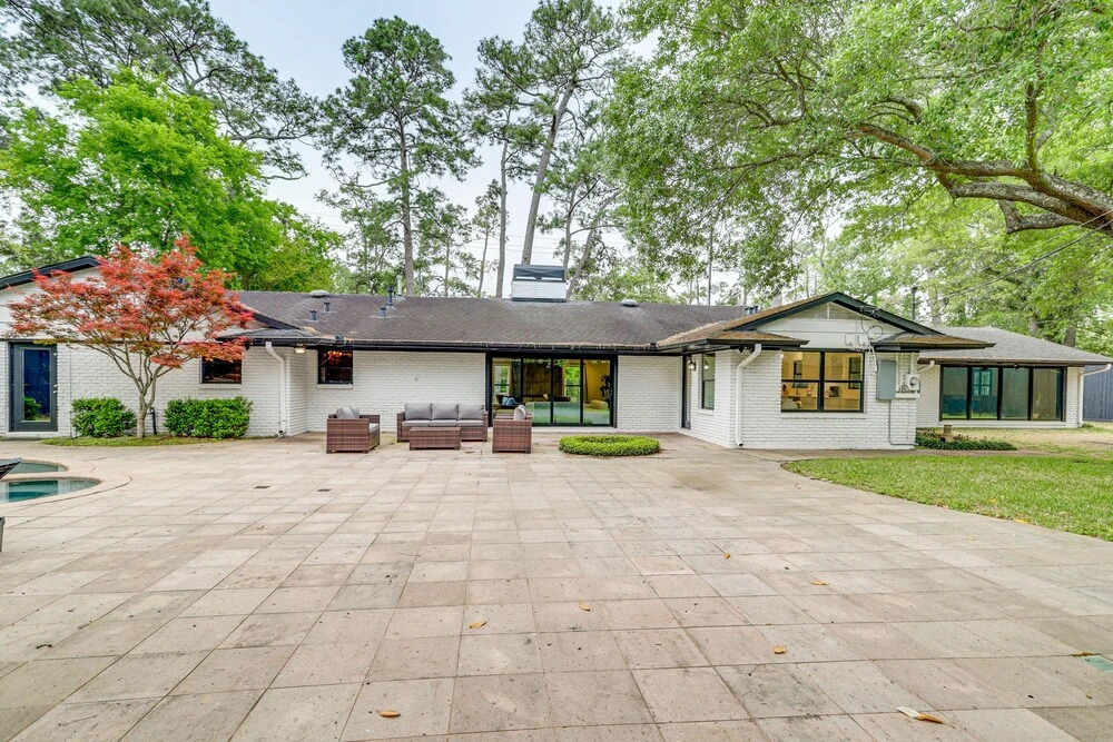 Spacious Houston Home w/ Pool - Near The Galleria!