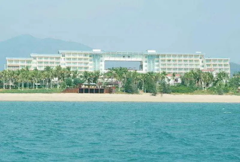 Days Hotel & Suites