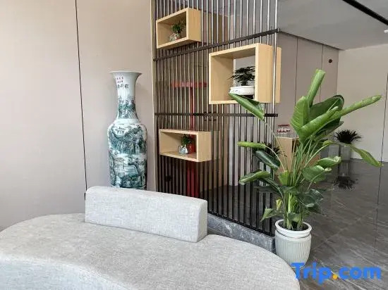 Zhuji Boya Hotel (Shipuwan Seafood Shop, Luxiao Road)