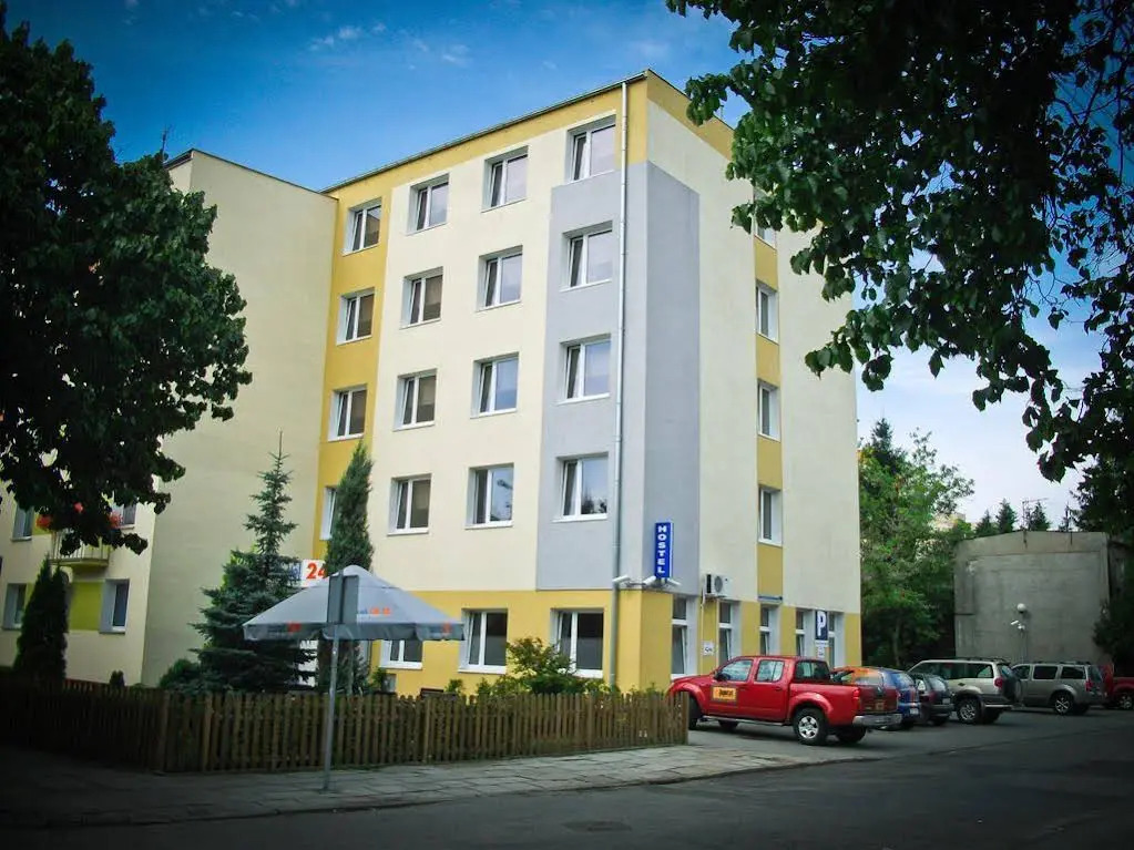 Hostel 24