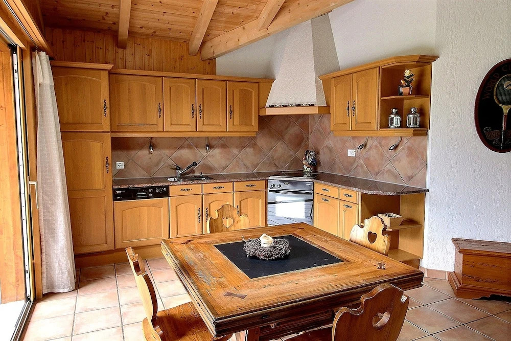 Very Nice 3.5 Rooms at 500m From the Cableway