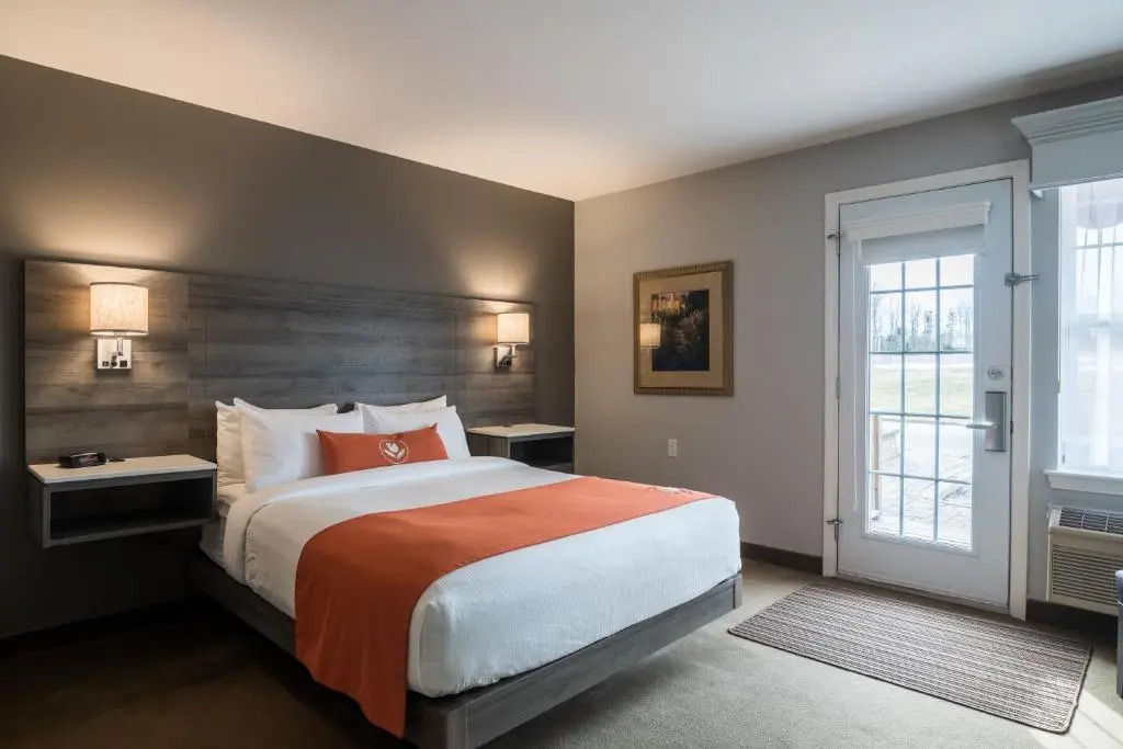 Amsterdam Inn & Suites, an Ascend Collection Hotel