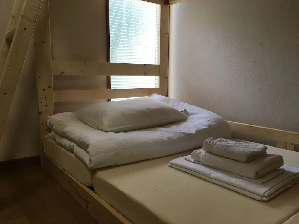 Ts Guest House - Hostel