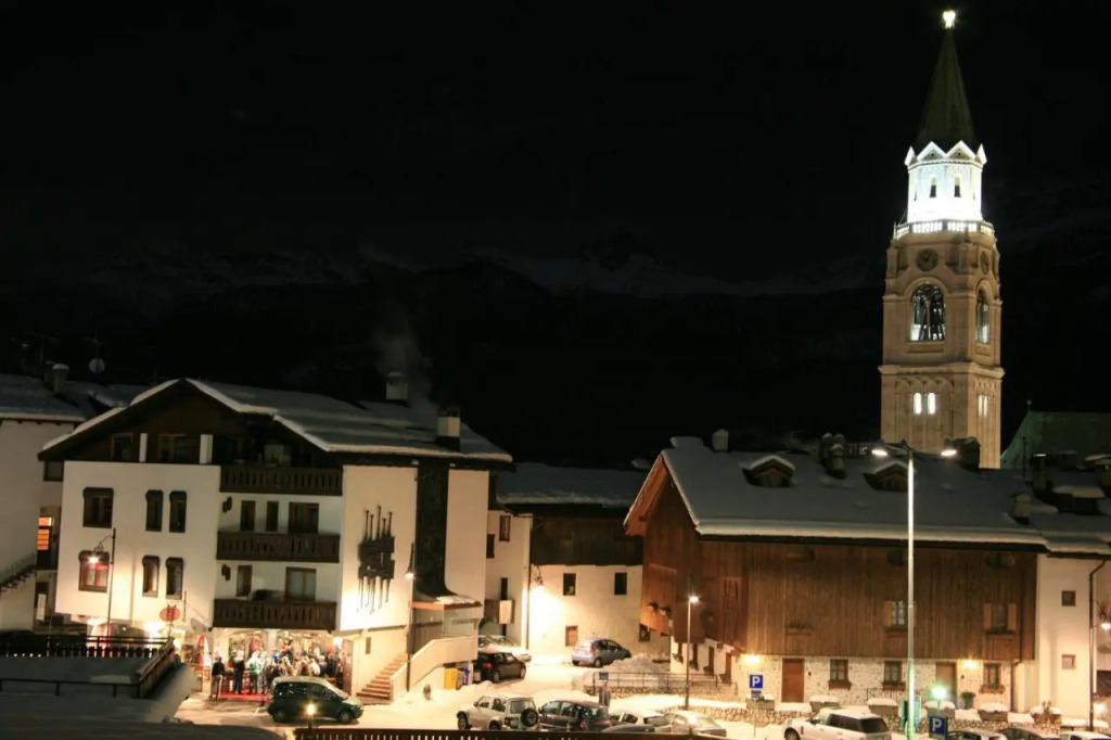 Hotel Alaska Cortina