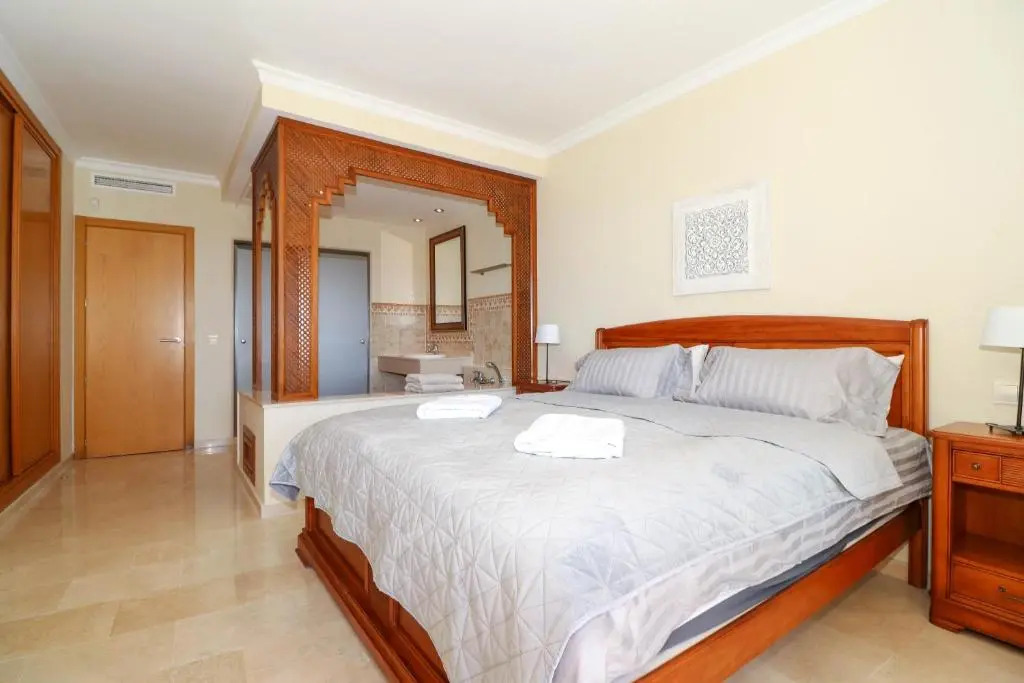 Luxury 2BR Condo B3 by Rafleys, Panoramic Sea Views, 7 mins Walk to the Beach