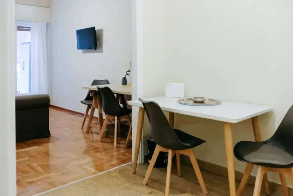 Newly Renovated Athenian Apt