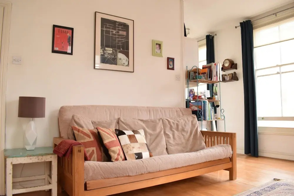 Spacious Studio Apartment in Portobello Road