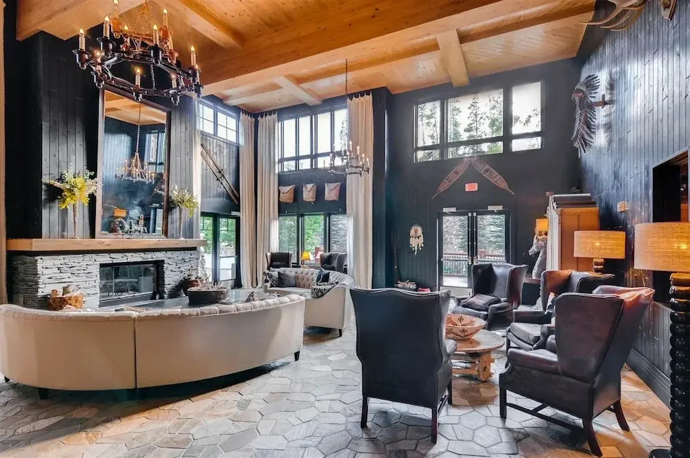 Bluesky Breckenridge Luxury 3 Bedroom Condo at Snowflake Lift