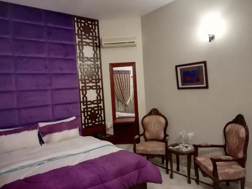 Hotel island Clifton