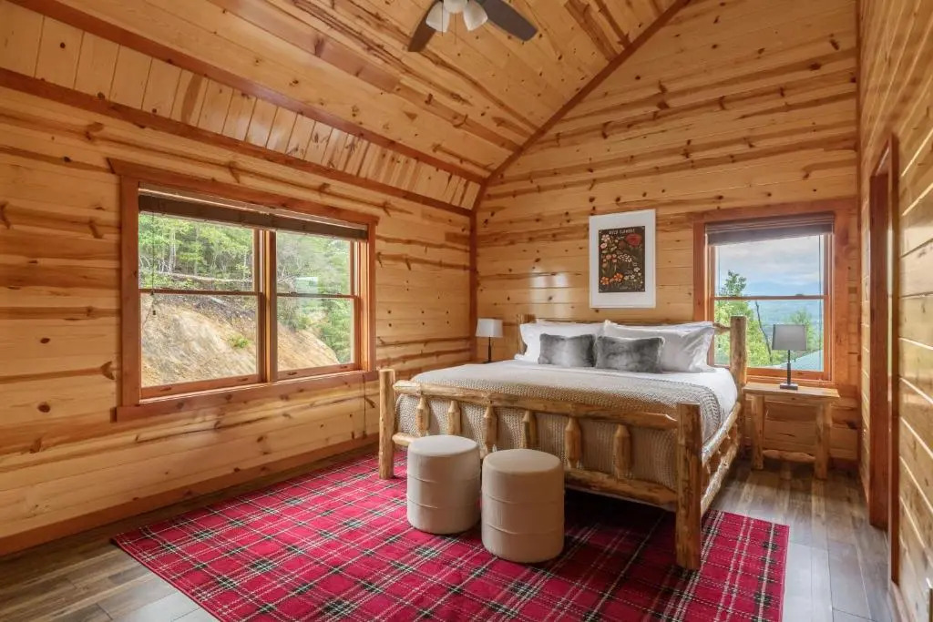 Sugarland by Avantstay Sleeps 28! Home Theatre! Two Hot Tubs! Indoor Pool! Incredible Views!
