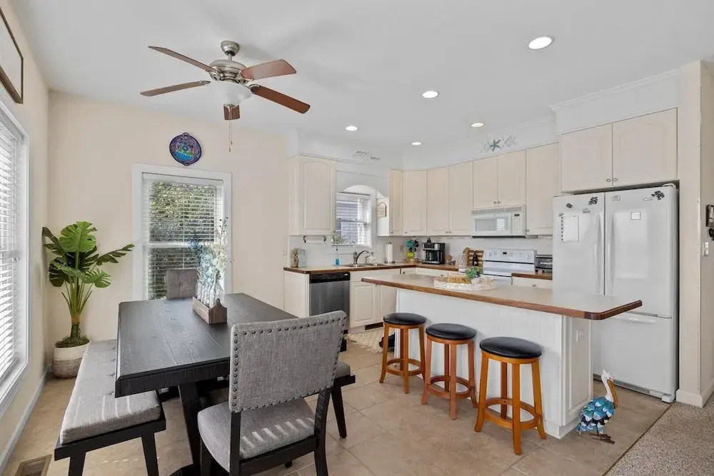 One More Drift 4 Bedroom Home by RedAwning