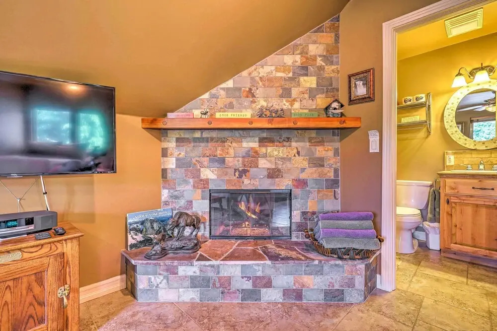 Romantic Yosemite/bass Lake Retreat w/ Mtn Views!