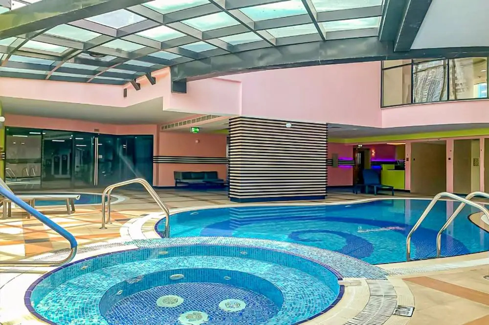 Budget 1BR Apt in Marina  -Time