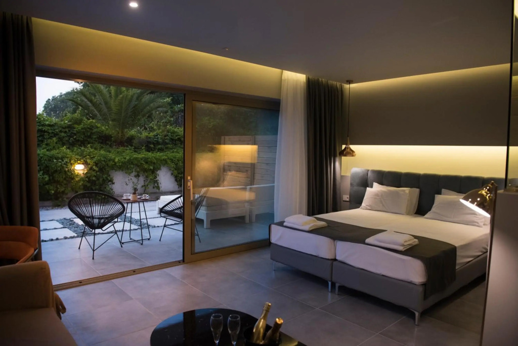 Golden Star Hotel - Adults Only (+16)