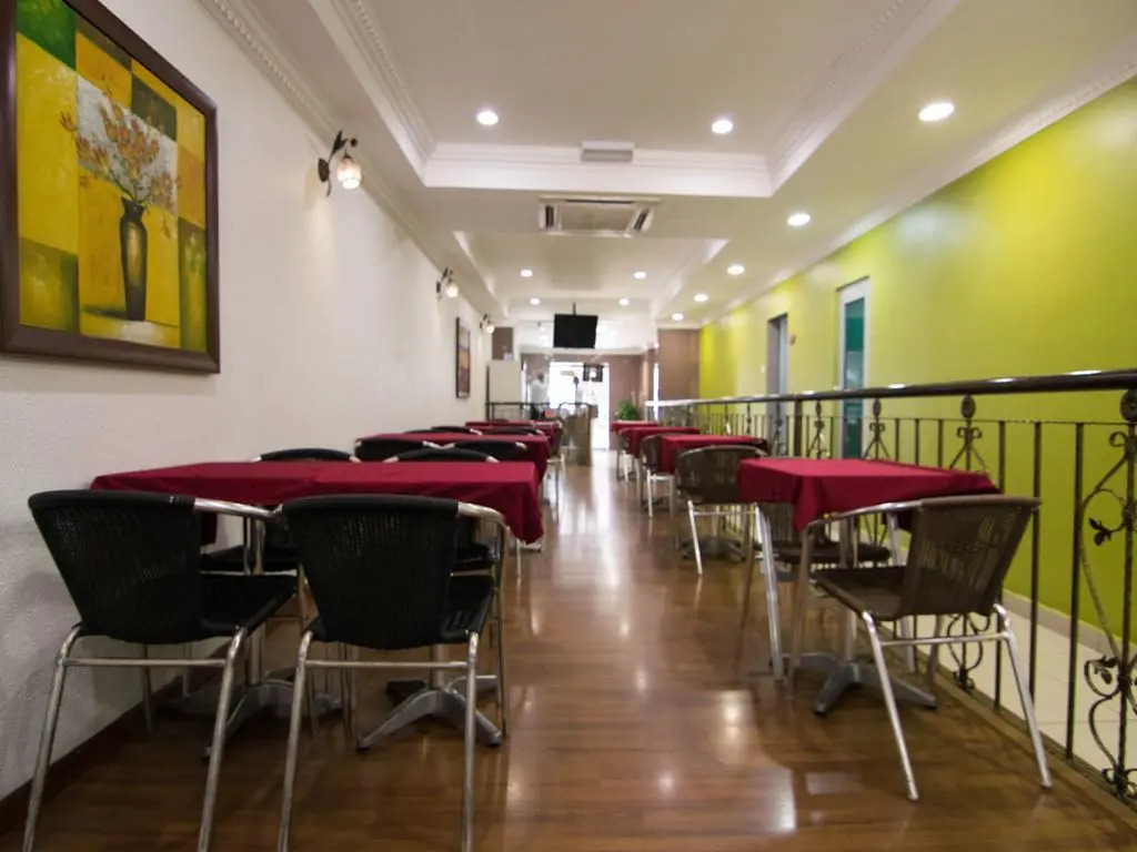 OYO 103 V'la Garden Hotel