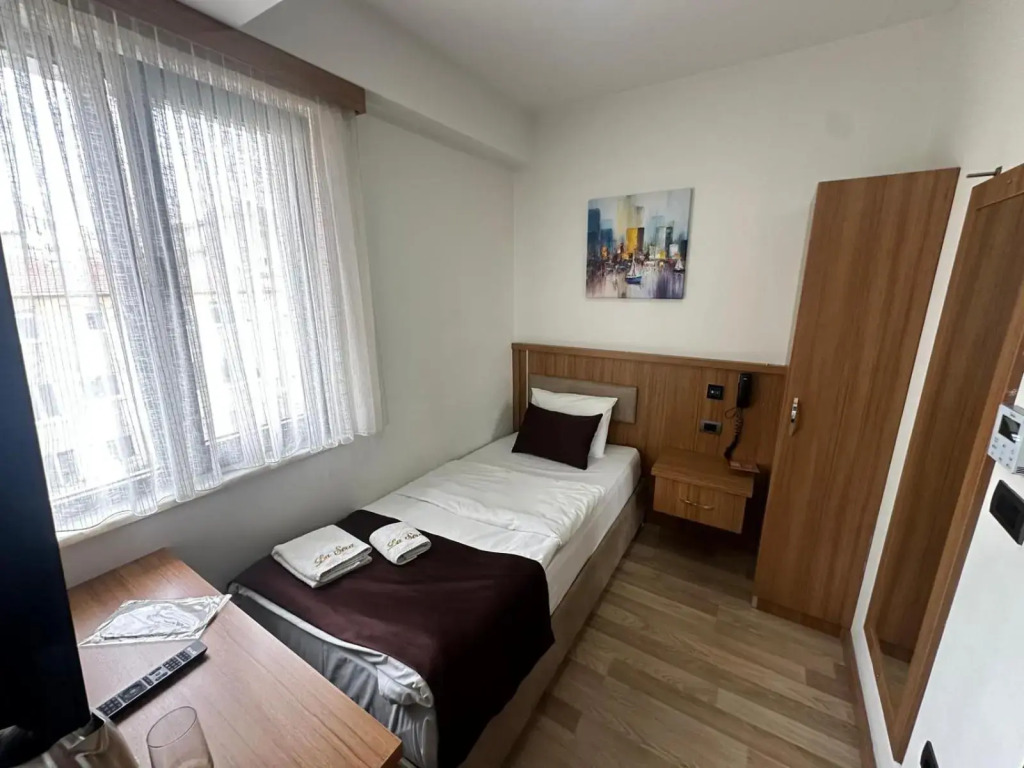 Hotel La SERA