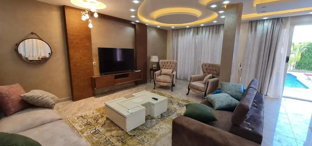 Amazing 5 Bedroom Villa with Private Swimming pool