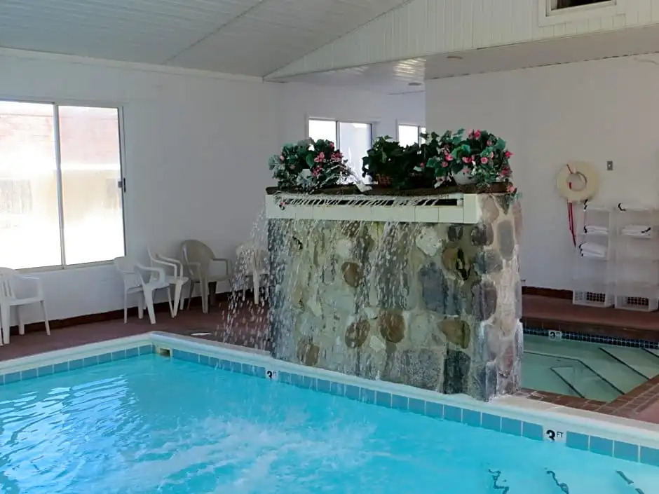 Waterfront Inn Mackinaw City