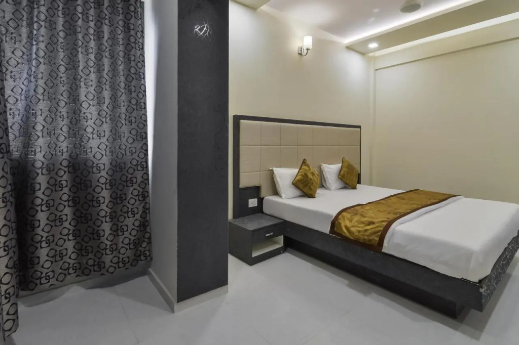 Hotel Aroma- Dadar