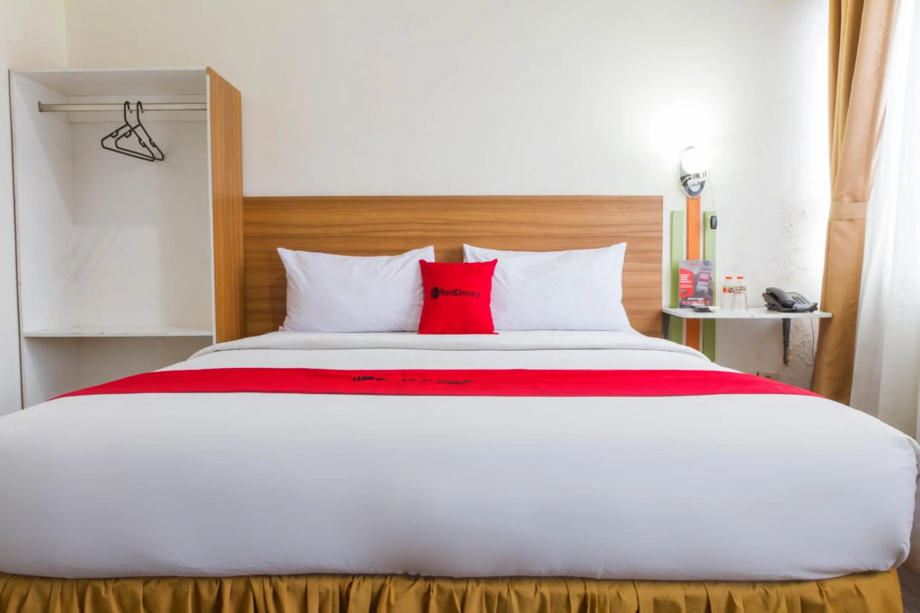 RedDoorz Plus at Amalio Hotel Surapati