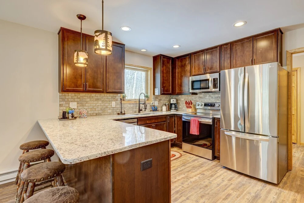 Over the Top Lodge by Avantstay Hot Tub, Shared Pool, Beach/lake Access