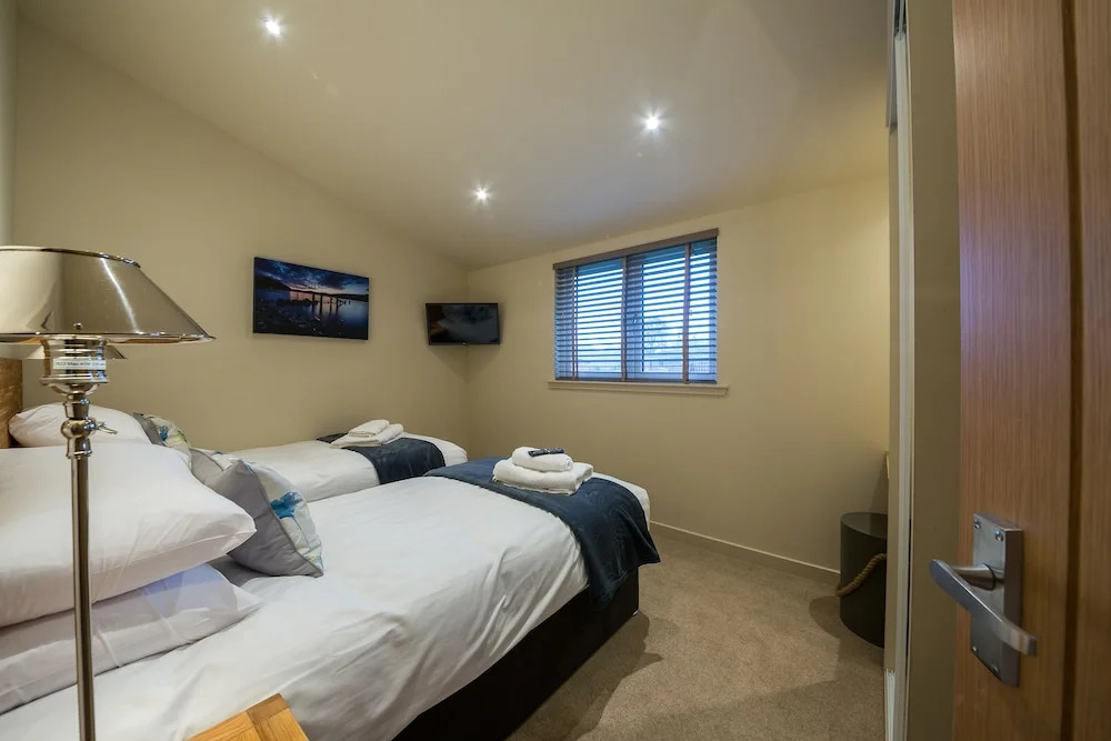 Tay Lodge, Sleep 6, Real log Stove, pet Friendly
