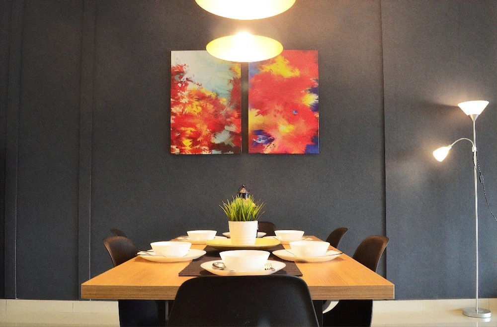 Desaru Cosy Homestay - near WaterPark, Beach, Rapid -Wifi, TVbox, Steamboat, BBQ Available