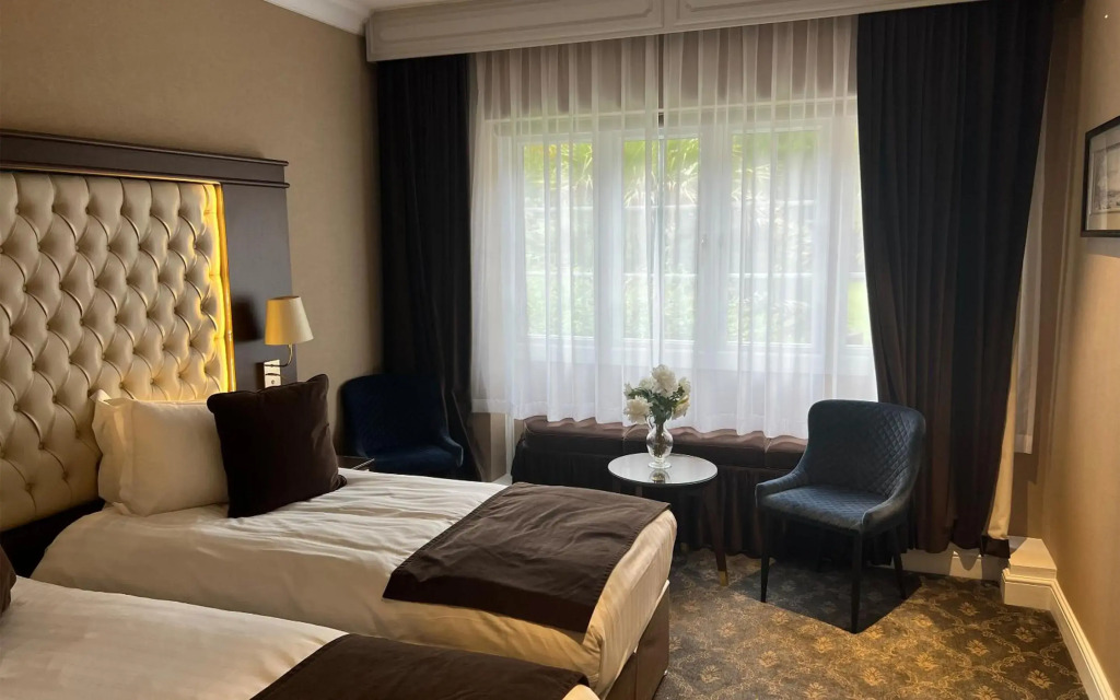 Warren House Hotel