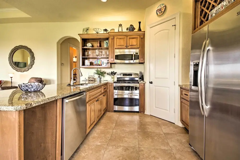 Dog-friendly Casa Sol House in Crystal Beach!