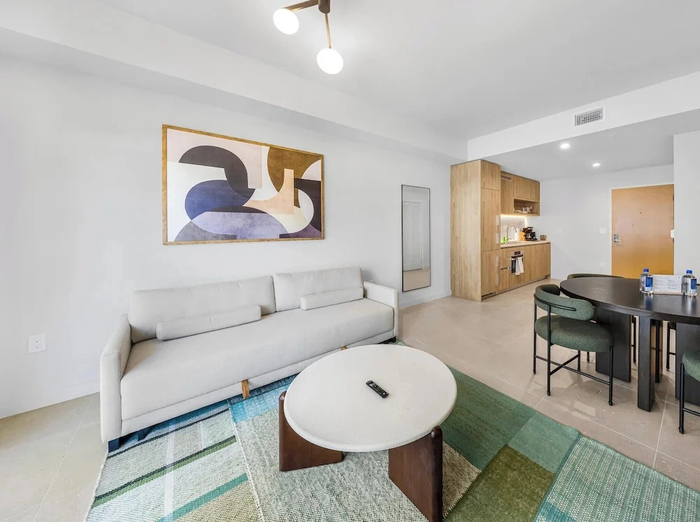 Elite 1BR & Rooftop Pool in Miami