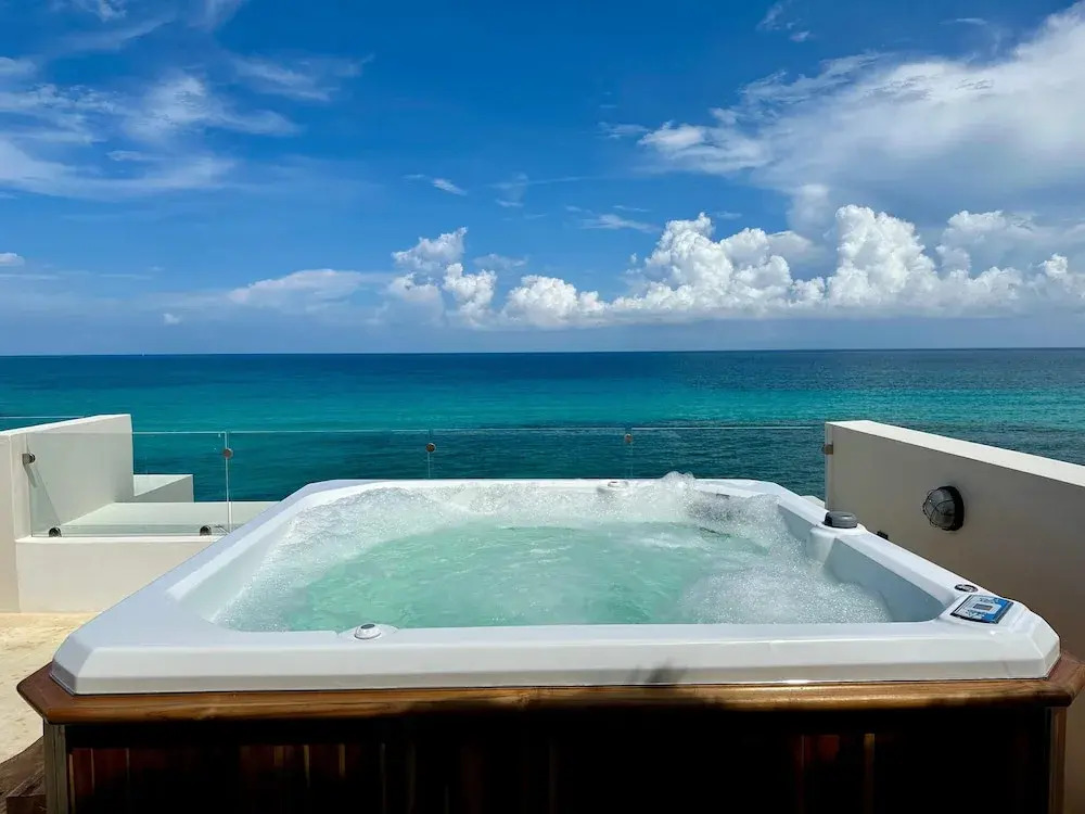 Angelina 28 Beachfront and Family Apartments - Modern and Relaxing Long Stays (20 min from Cancun Airport)