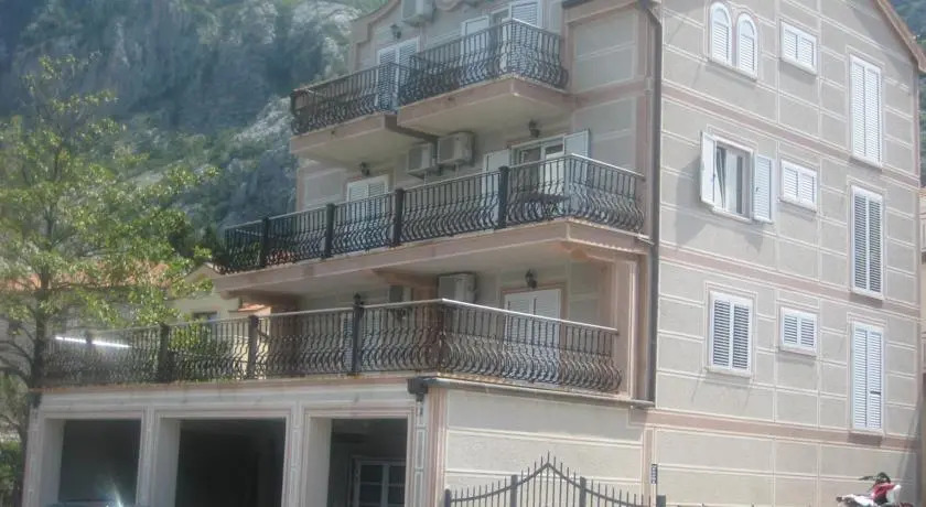 Apartments Paradiso
