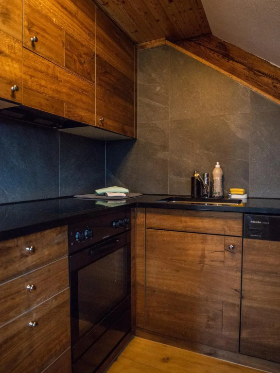 Moderne Altbauwohnung mit Pool und Sauna zentral in Bern