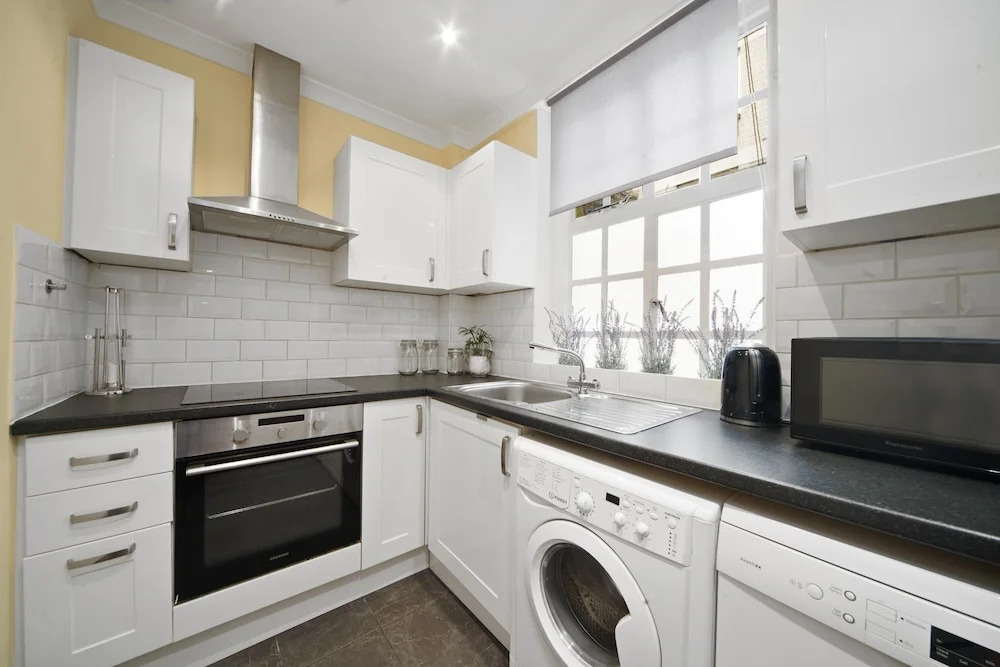 Kensington High Street Comfortable Serviced Apartment