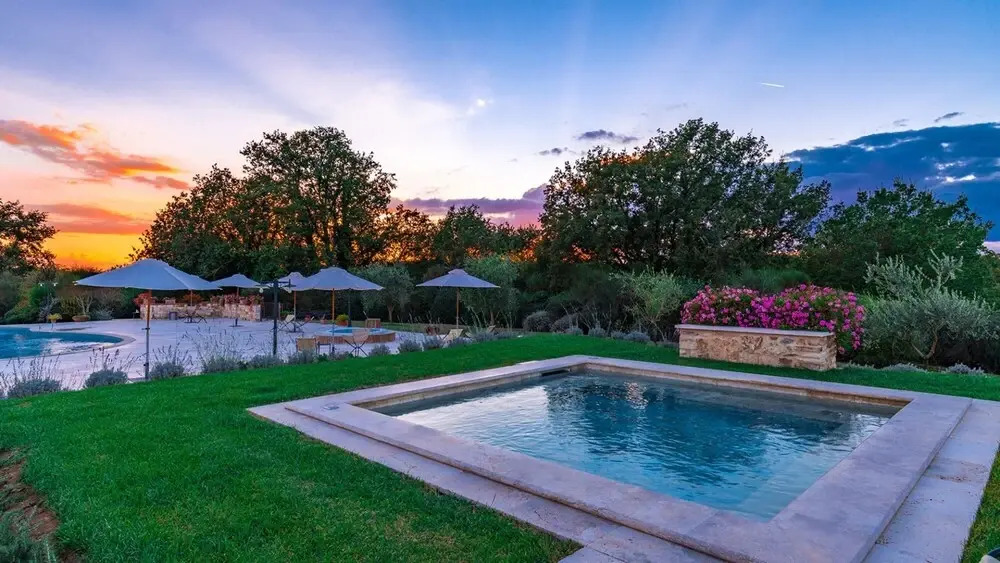 Villa Le Chiarne 22, Emma Villas