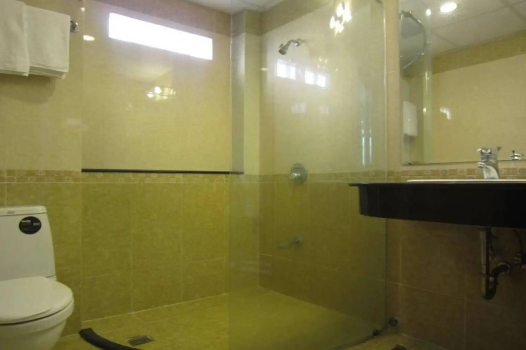 Quy Thanh Hotel