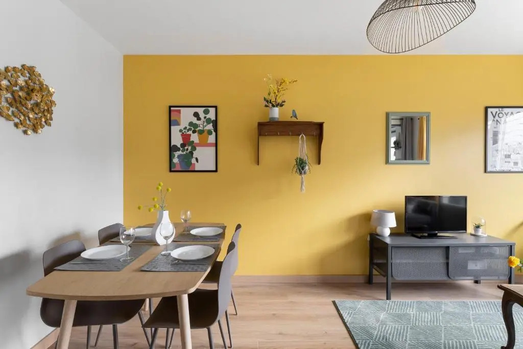 Le Phenix by Cocoonr