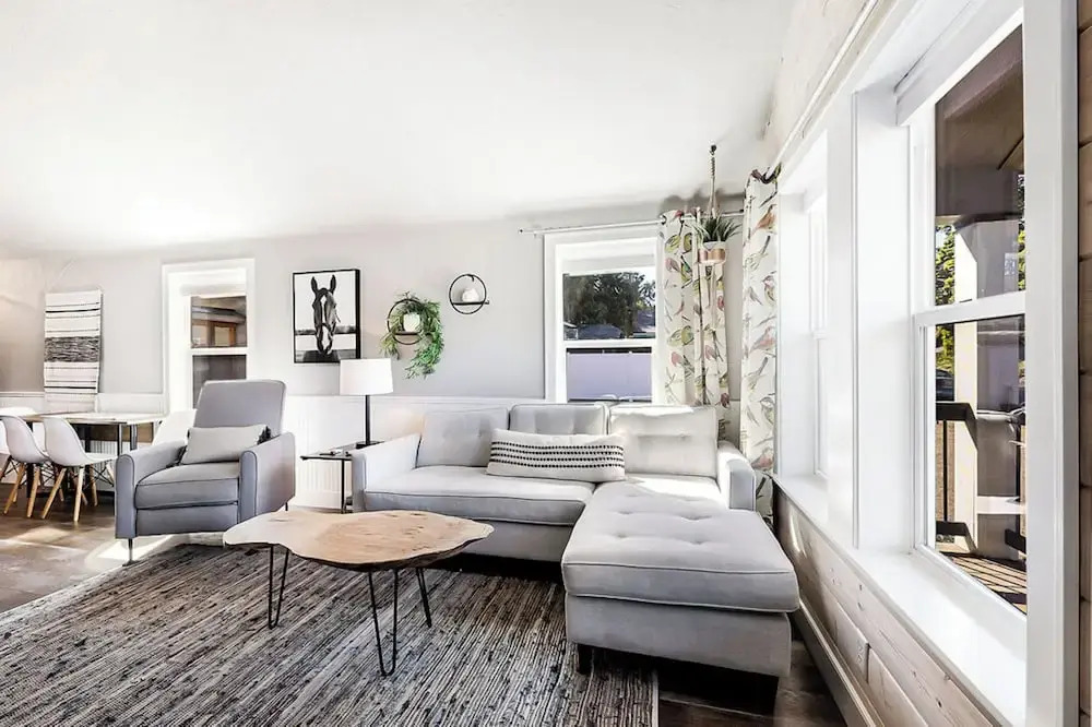 Sweet Seaview Home: Near Beach & Trailhead!