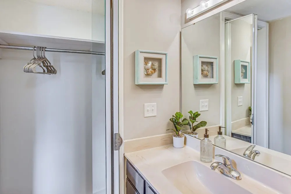 1 Block to Beach: Myrtle Beach Condo w/ Pool!