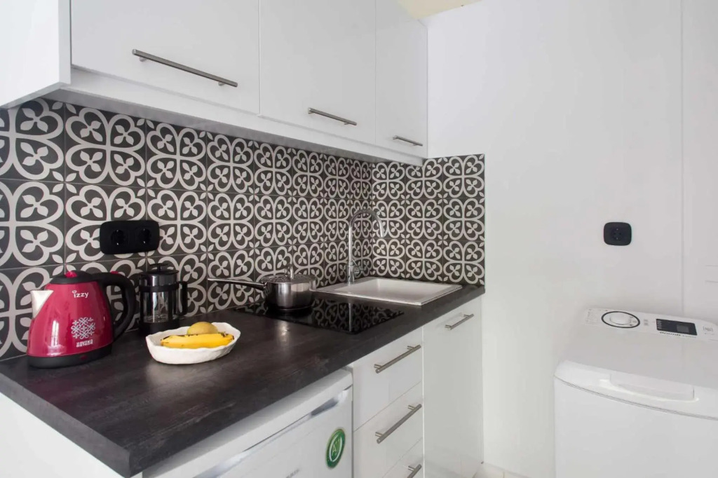 Newly renovated studio downtown Athens!