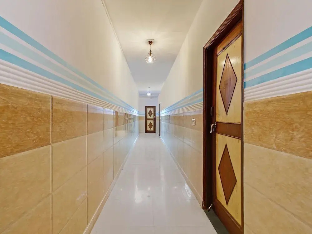 OYO Home 38093 Designer Stay Near Sector 59 Metro Station